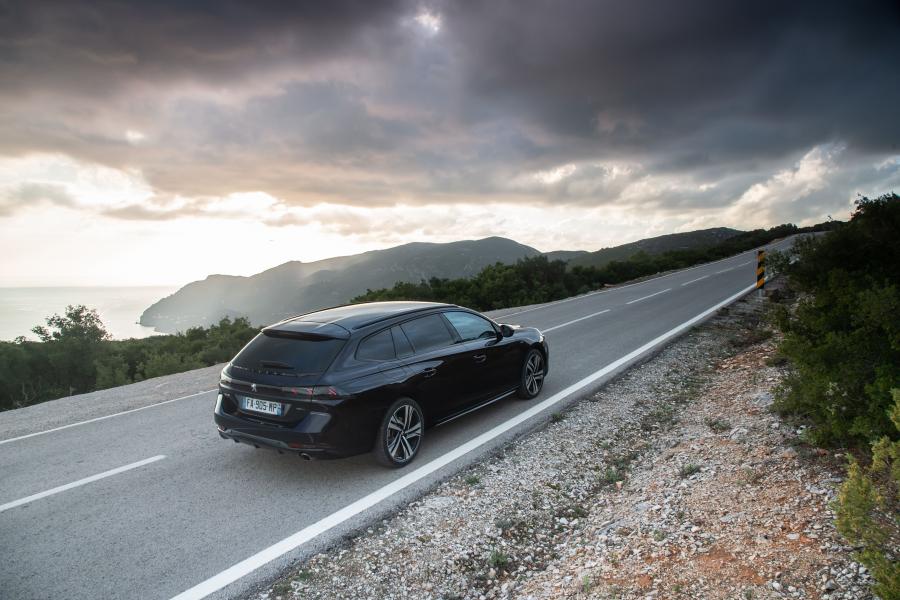  Peugeot 508 SW GT 2018 года  (WW) (фото 30 из 42)